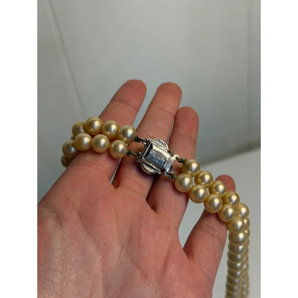 VTG Trifari‎ Faux Pearl Double Strand Necklace Cream Blue Cabochon Clasp Choker